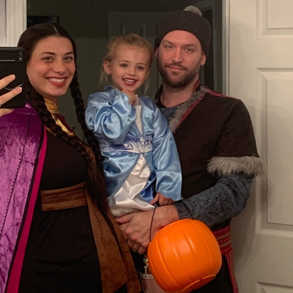 Frozen costumes Kristoff and  Anna with Elsa wig perfect for birthday party - Picture 6 of 6